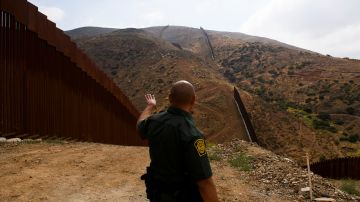 Las muertes de mexicanos por caídas desde lo alto del muro fronterizo aumentaron en 162% en tres años.