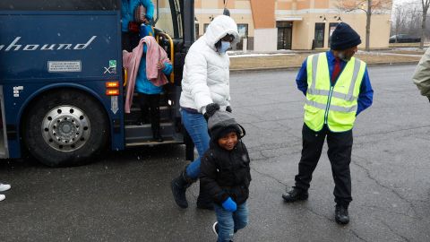 Los inmigrantes deben atender sus citas ante tribunales.