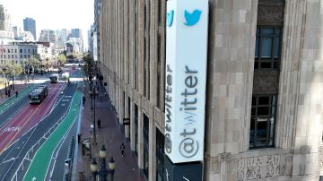 El letrero del edificio de la sede de Twitter en San Francisco también se subastará en un lote.