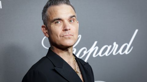 Robbie Williams quiere construir un piso subterráneo en su mansión.