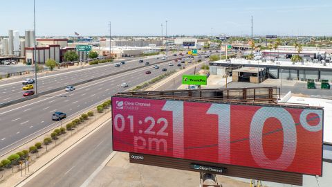 Phoenix ha tenido 31 días consecutivos de todo el mes de julio con temperaturas superiores a los 110° F (43,3 °C).