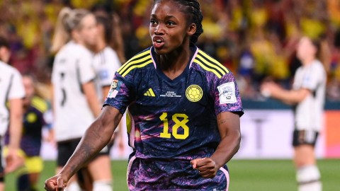Linda Caicedo celebra el gol que anotó frente a Alemania.