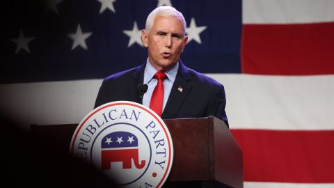 "Abogados chiflados le dijeron a Trump lo que él quería escuchar": Mike Pence sobre los sucesos del 6 de enero de 2021