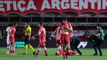 Jugadores de Argentinos Juniors lamentaron la lesión de su compañero Luciano Sánchez.