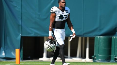 Myles Jack durante los entrenamientos de la pretemporada 2023 de Philadelphia Eagles.