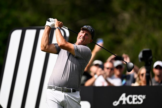 Apostador empedernido: Golfista Phil Mickelson apostó más de 1,000 millones de dólares, según libro