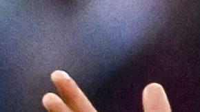 Jakob Medic (L) celebra su golazo con sus compañeros.