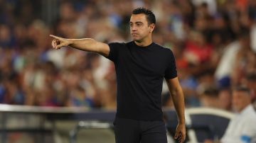 Xavi admite que el Barcelona buscará dos nuevos fichajes