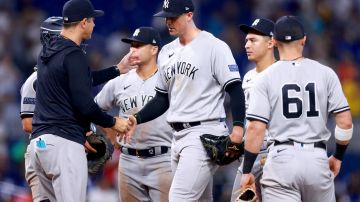 Pitcheo de los Yankees se cae y permite remontada épica de los Marlins