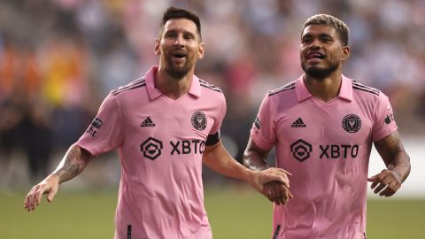 Lionel Messi (L) y Josef Martínez (R) tendrían la posibilidad de disputar la Copa Libertadores 2024.