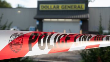 El tiroteo se llevó a cabo en una tienda Dollar General con un rifle AR-15.