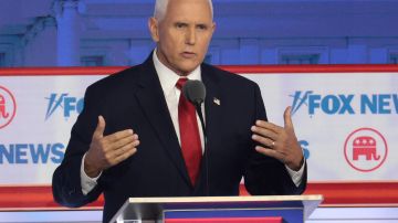 Qué opina el aspirante presidencial Mike Pence sobre la inmigración en Estados Unidos