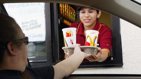 Mc Donalds implementa un sistema de reconocimiento de voz, en 10 de sus Auto Mac en Chicago