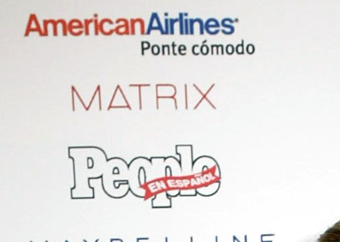 El cantante Luis Fonsi junto a Adamari López.