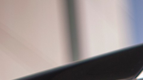 Un grupo de encapuchados robó una tienda de Gucci en Los Angeles a mitad del día, según el LAPD