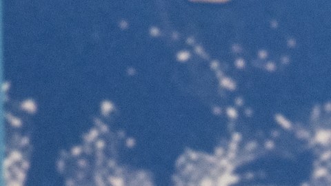 En la imagen aparecen los dos nuevos co-presentadores de Noticias Telemundo Mediodía, Octavio Pulido y Nicole Suárez.