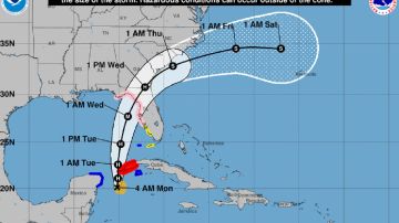 La tormentan tropical Alia podría llegar como huracán a Florida.