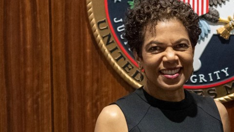 Tanya Chutkan se especializó en defensa criminal de cuello blanco.