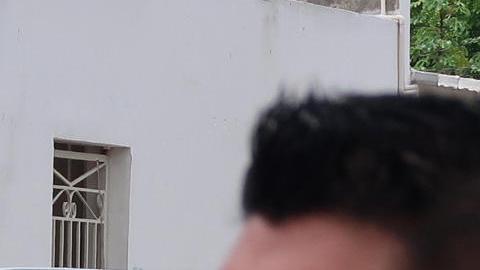 Agentes del INM, de la Fiscalía General del Estado y Policías de Seguridad Estatal participan en un rescate de personas indocumentadas.