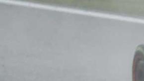 Max Verstappen (d) y Fernando Alonso (i) durante la carrera.