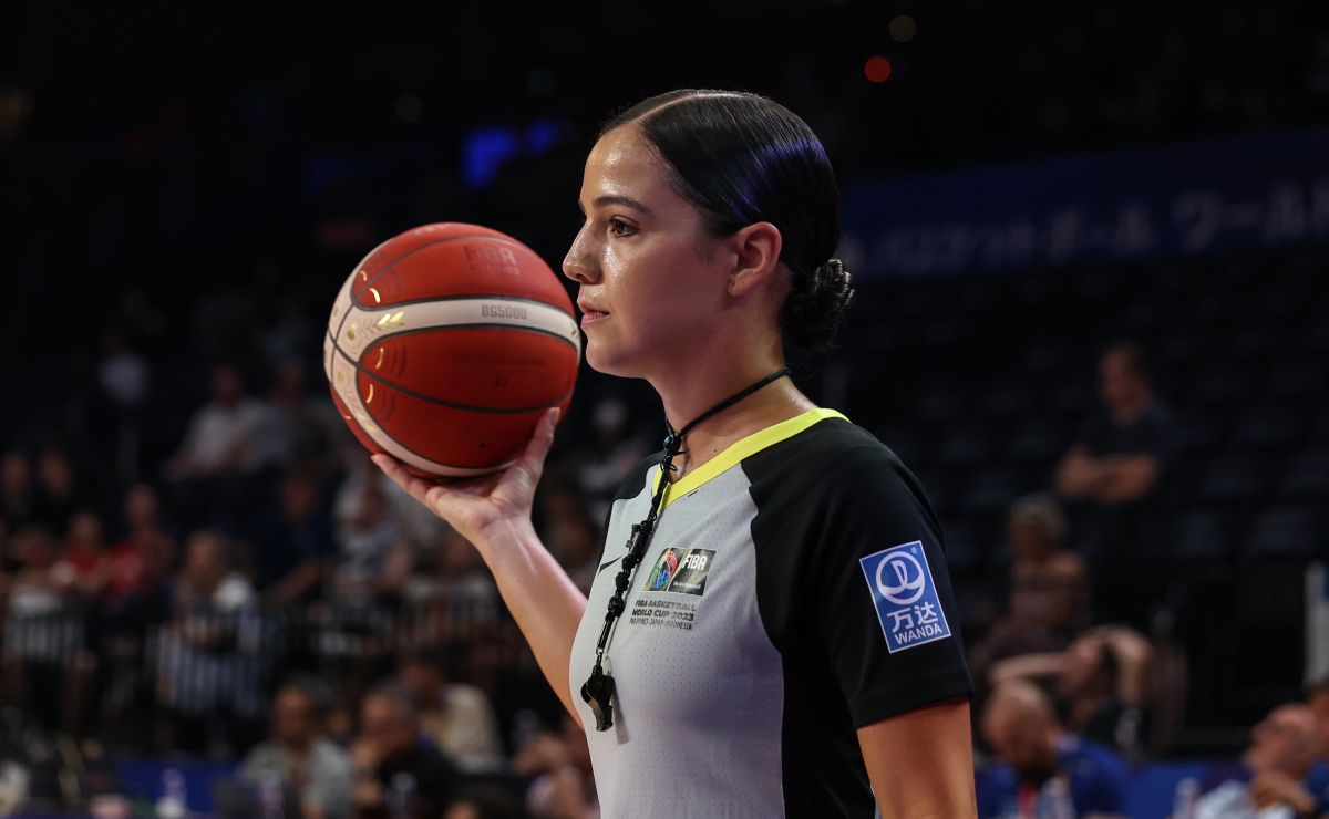 Meet Blanca Burns, the NBA's First Mexican Woman Referee