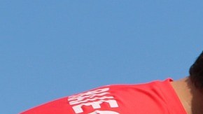 El hombre prometía a los jóvenes oportunidades para convertirse en estrellas del fútbol.