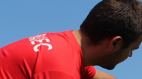 El hombre prometía a los jóvenes oportunidades para convertirse en estrellas del fútbol.