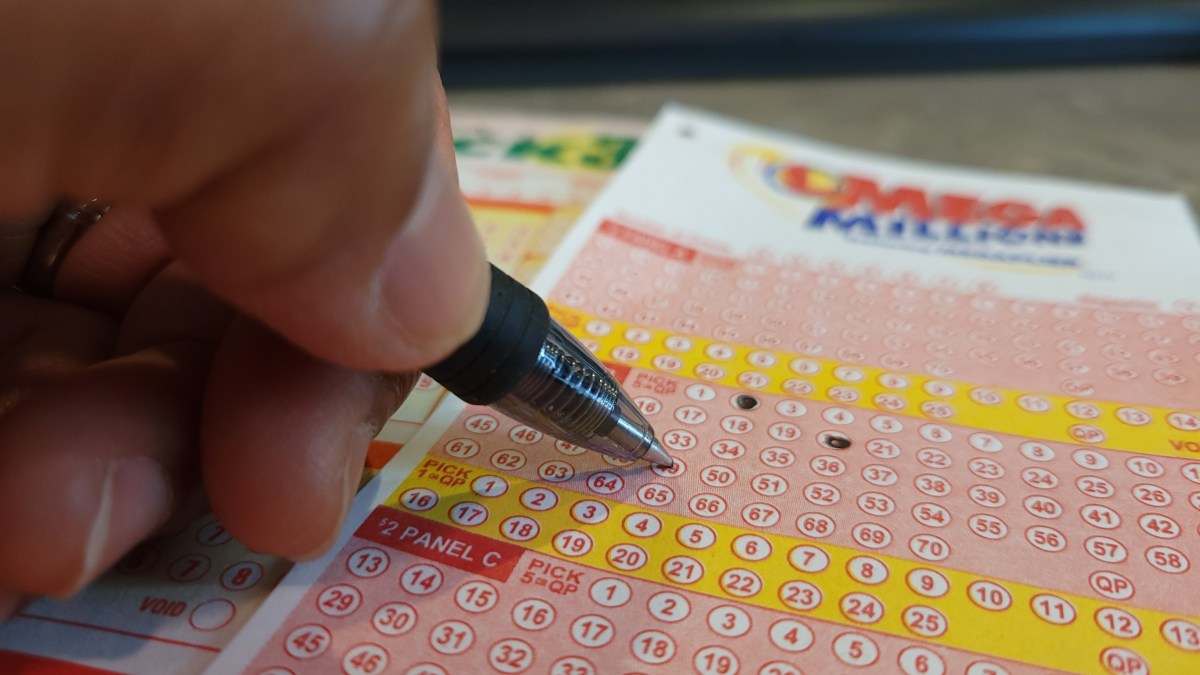 The player lost his $1.58 billion Mega Millions prize because he missed number one