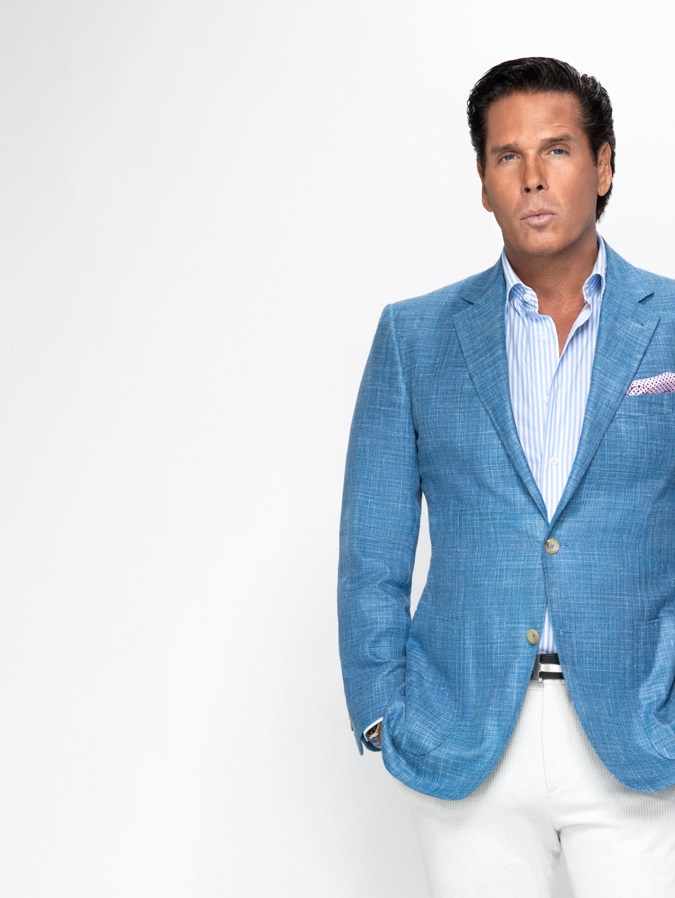 Roberto Palazuelos es el conductor de "Hotel VIP"