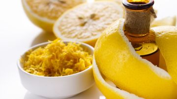 La cáscara de limón tiene un alto contenido antioxidante, que ayuda a proteger a las células del daño oxidativo