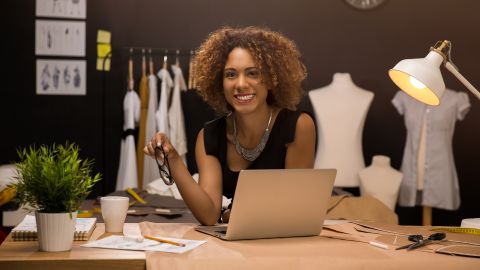 Las empresarias latinas son el grupo de propietarias de empresas de más rápido crecimiento, lideran casi dos millones de empresas en todo el país y forman empresas seis veces más rápido que otros grupos de Estados Unidos