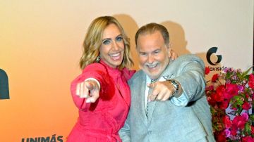 La presentadora Lili Estefan y Raúl de Molina tienen más de dos décadas al aire con 'El Gordo y La Flaca'.