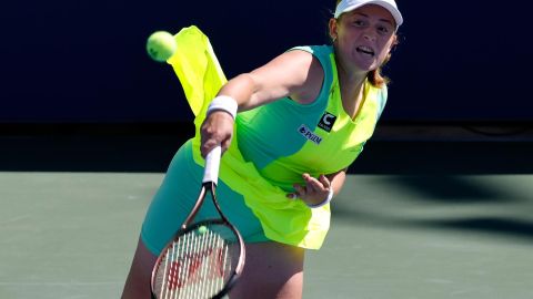 Jelena Ostapenko en el encuentro ante Bernarda Pera.