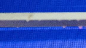 Carlos Sainz (I) celebra con el jefe del equipo Ferrari Frederic Vasseur luego de ganar el GP de Singapur.