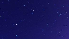 Adrián Uribe regresará a la pantalla estelar de Univision el próximo 1º de Octubre, con el programa "De Noche pero Sin Sueño".