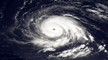 La depresión aumentará de manera gradual hasta convertirse en tormenta tropical y probablemente en un huracán al noreste de las Antillas Menores.
