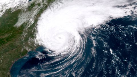 Se espera que la tormenta tropical Margot debilite al huracán Lee absorbiendo su energía para desaparecer definitivamente.