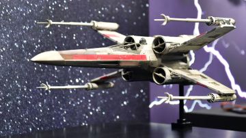 Modelo del X-wing de la saga "Star Wars".
