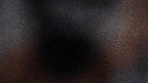 Gilberto Hernández gana el balón durante un partido amistoso de su selección ante Argentina en Marzo 2023.