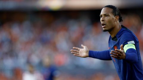 Van Dijk se desmarca de los dichos de Van Gaal sobre Messi: "Puede decir lo que quiera porque es su opinión, pero no estoy de acuerdo con él"