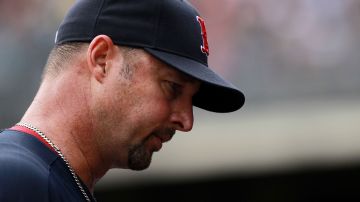 Tim Wakefield, famoso nudillista de los Boston Red Sox fue diagnosticado con cáncer cerebral, según reveló Curt Schilling