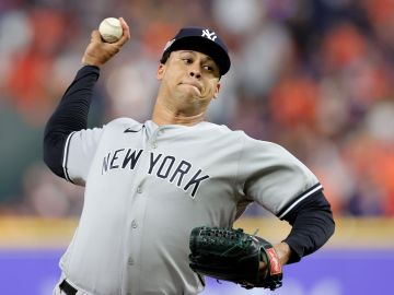 Frankie Montás durante una presentación en la Serie de Campeonato 2022 entre Yankees y Astros.
