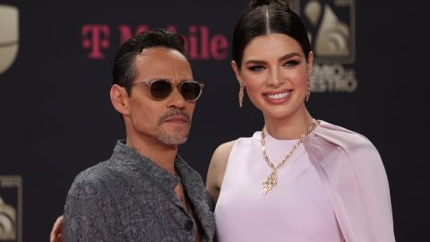 La modelo Nadia Ferreira junto a su esposo Marc Anthony.