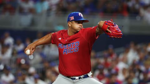 El pitcher puertorriqueño Fernando Cruz en un encuentro del World Baseball Classic 2023.