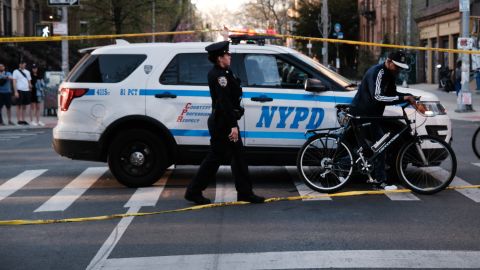 El NYPD se encuentra en la búsqueda de todos los atacantes.