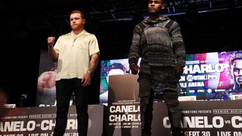 El boxeador argentino consideró que Charlo tiene todo para vencer al Canelo.