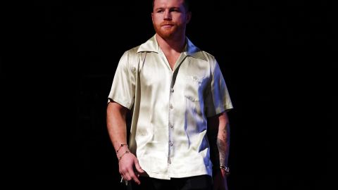 Canelo Álvarez durante la presentación de su combate ante Jermell Charlo.
