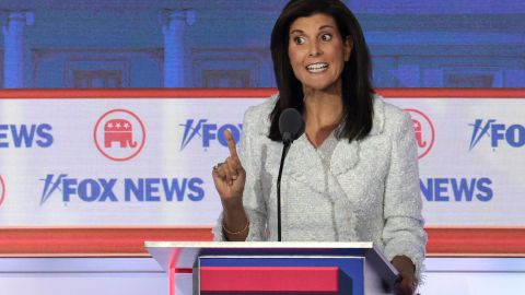 Nikki Haley sugiere que, en caso de que Trump resulte condenado, nadie votará por él