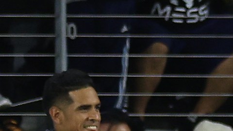 Leonardo Campana celebra con Lionel Messi en el partido entre el Inter Miami y Los Angeles Fc.