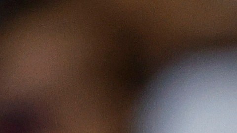 Coco Gauff mira a las gradas durante el parón de su partido por una protesta contra los combustibles fósiles.